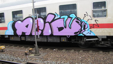 Graffiti Train - Photo by Marieundjana - acid