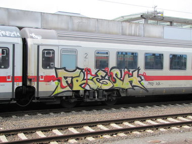 Graffiti Train - Photo by Marieundjana - fresh