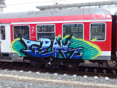 Graffiti Train - Photo by Marieundjana - gear
