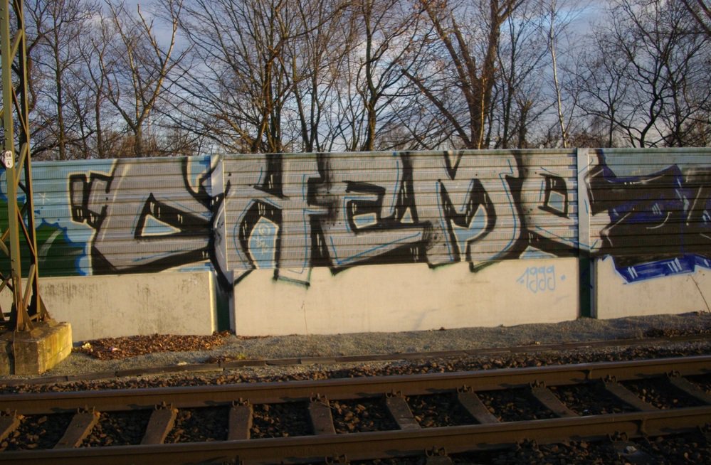 Graffiti Bombing - Photo by Marieundjana - chemo