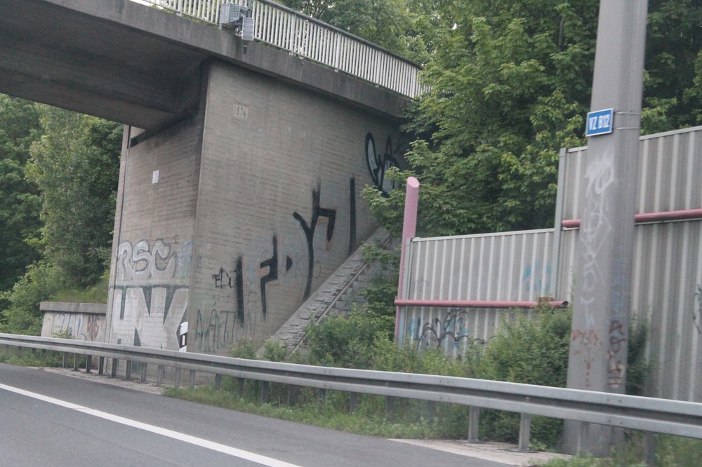 Graffiti Bombing - Photo by Marieundjana - rsc, fdj