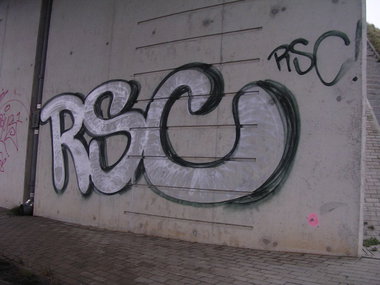 Graffiti Bombing - Photo by Marieundjana - rsc