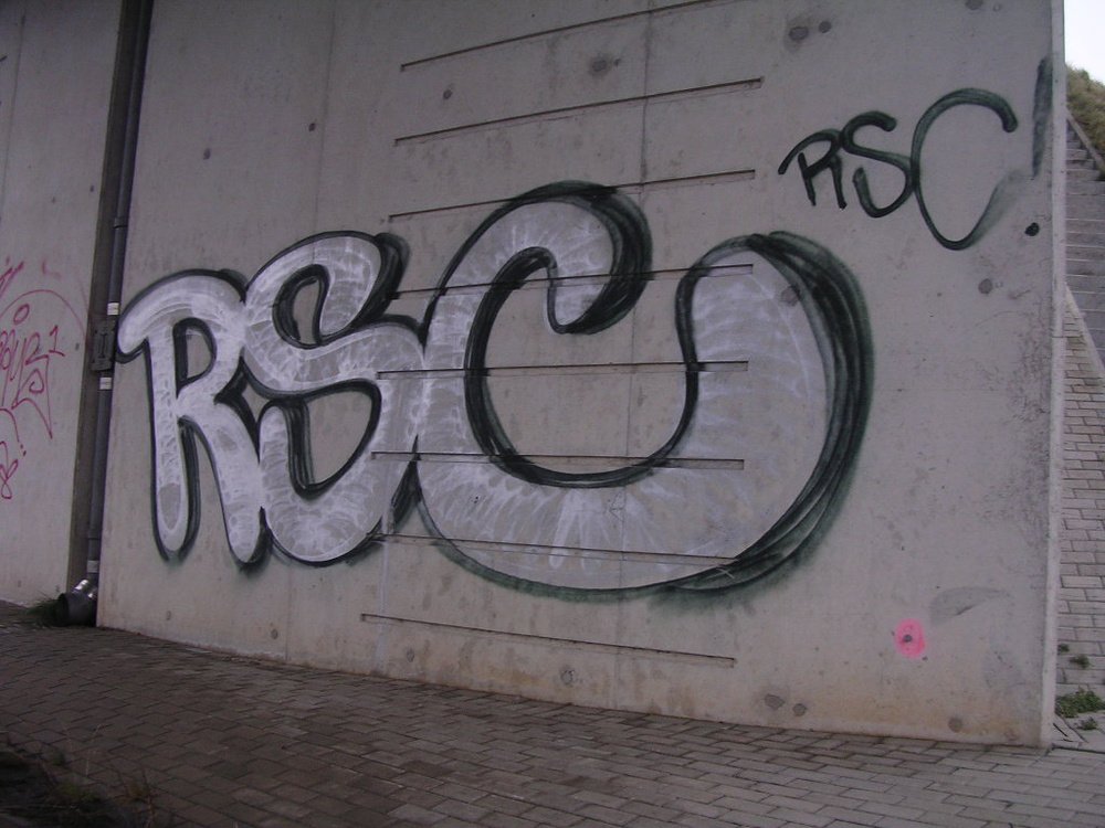 Graffiti Bombing - Photo by Marieundjana - rsc