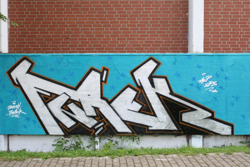 Graffiti Wall - Photo by Marieundjana - fnack
