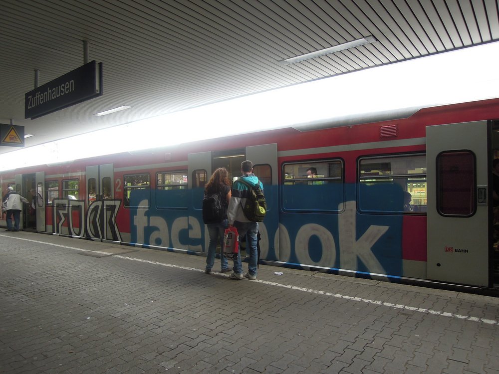 Graffiti Train - Photo by Marieundjana