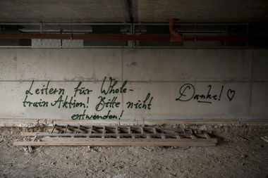 Graffiti Artwork - Photo by Marieundjana