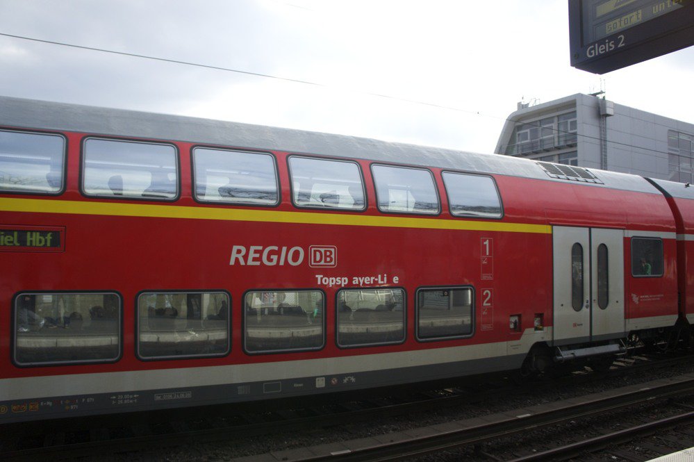 Graffiti Train - Photo by Marieundjana - topsprayer