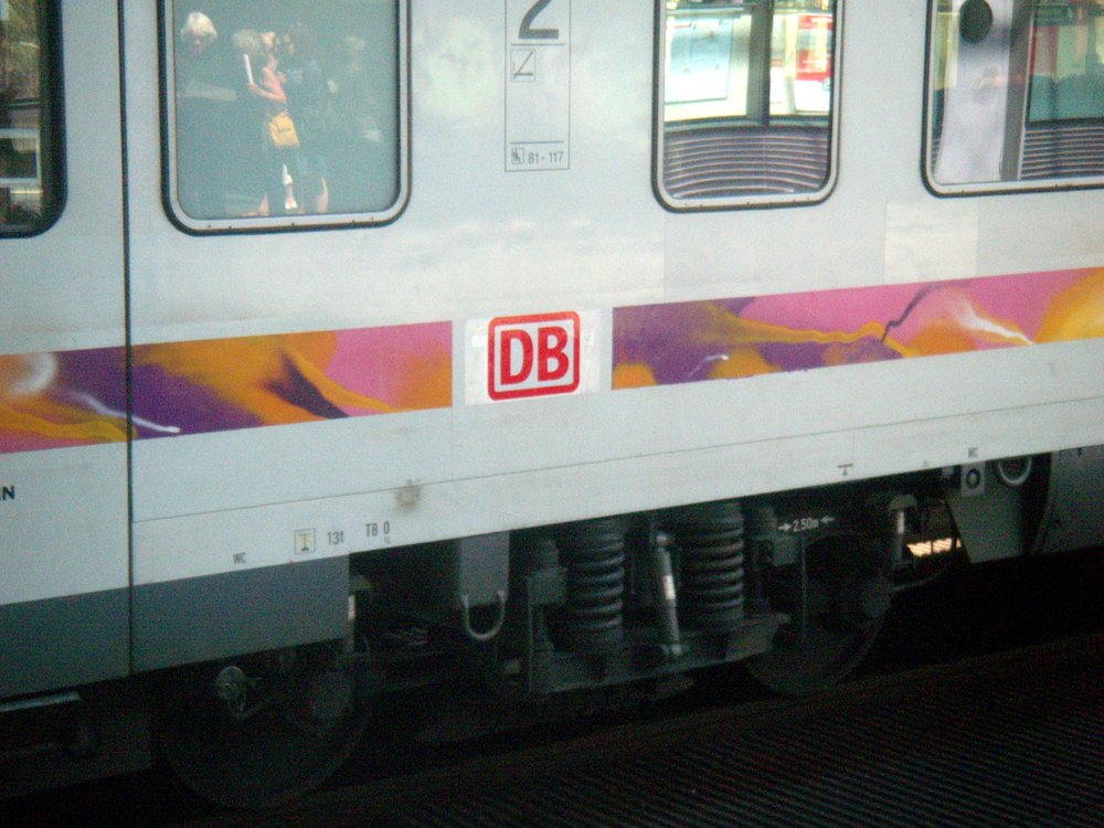 Graffiti Artwork - Photo by Marieundjana