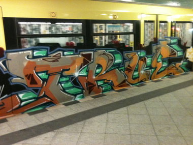 Graffiti Train - Photo by Marieundjana - true