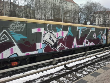 Graffiti Train - Photo by Marieundjana - fino