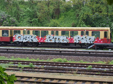 Graffiti Train - Photo by Marieundjana - qsk, btc