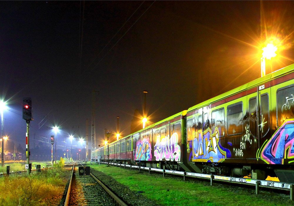 Graffiti Train - Photo by Marieundjana
