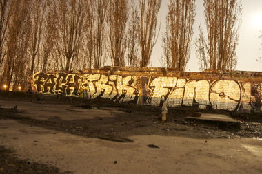 Graffiti Bombing - Photo by Marieundjana - fach, trik, fino