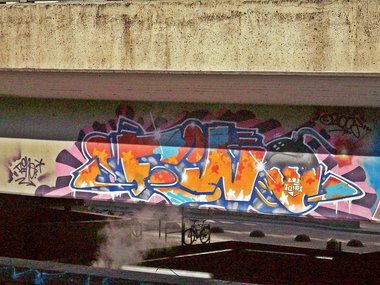 Graffiti Bombing - Photo by Marieundjana - fino