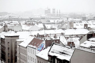 Graffiti Bombing - Photo by Marieundjana - 1up