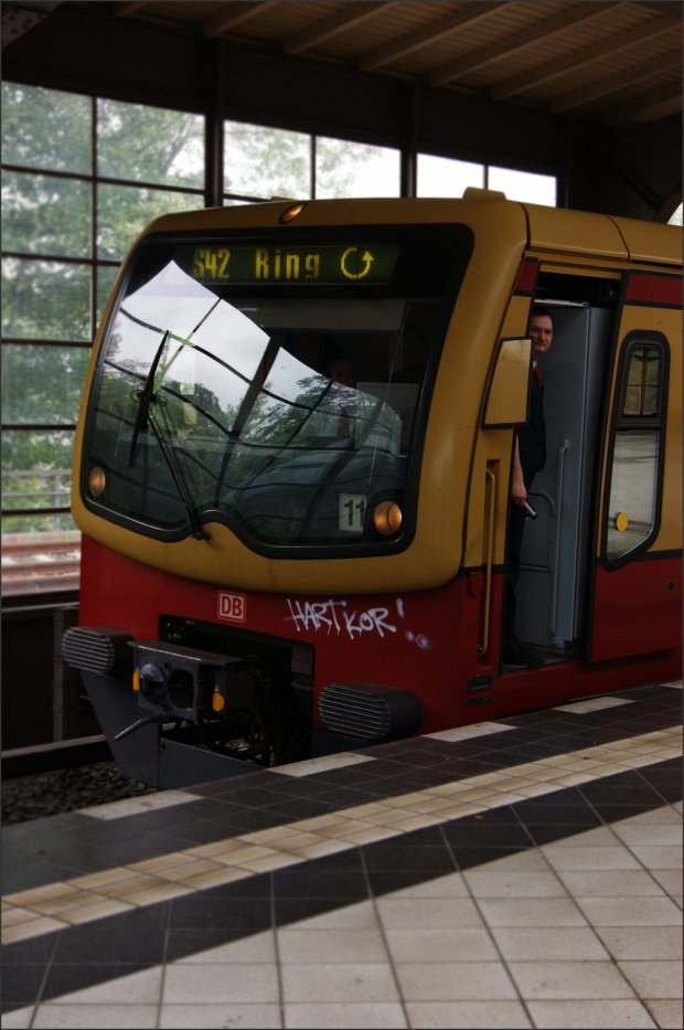 Graffiti Artwork - Photo by Marieundjana