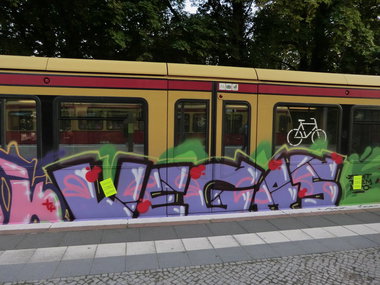 Graffiti Train - Photo by Marieundjana - wegas