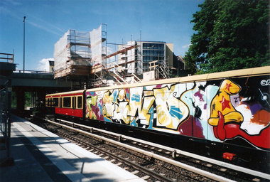 Graffiti Train - Photo by Marieundjana - fino