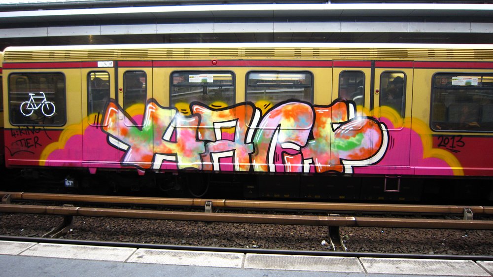 Graffiti Train - Photo by Marieundjana - hacf