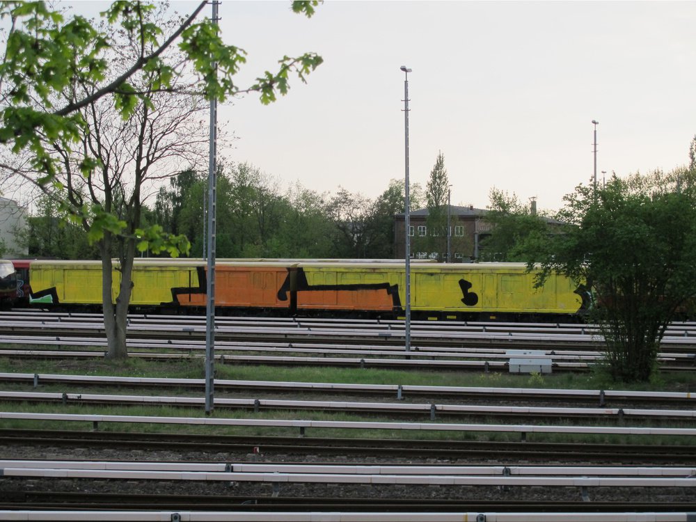Graffiti Train - Photo by Marieundjana - tlb