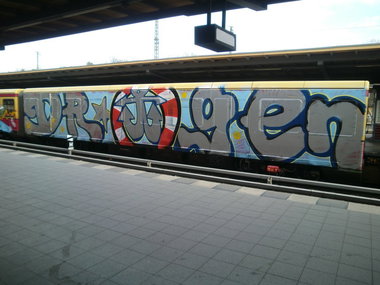Graffiti Train - Photo by Marieundjana