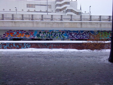 Graffiti Bombing - Photo by Marieundjana - fino, eshok, pesd