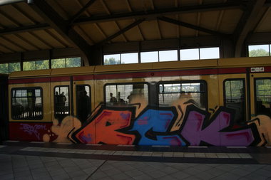 Graffiti Train - Photo by Marieundjana