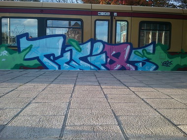 Graffiti Train - Photo by Marieundjana