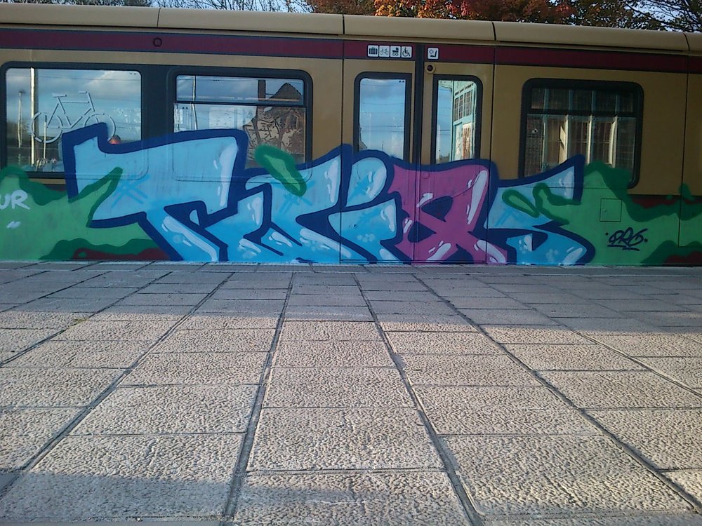 Graffiti Train - Photo by Marieundjana