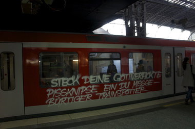 Graffiti Train - Photo by Marieundjana