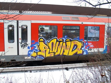Graffiti Train - Photo by Marieundjana - round