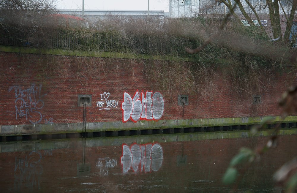 Graffiti Bombing - Photo by Marieundjana - demo