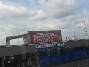 Graffiti Bombing - Photo by Marieundjana - zztop