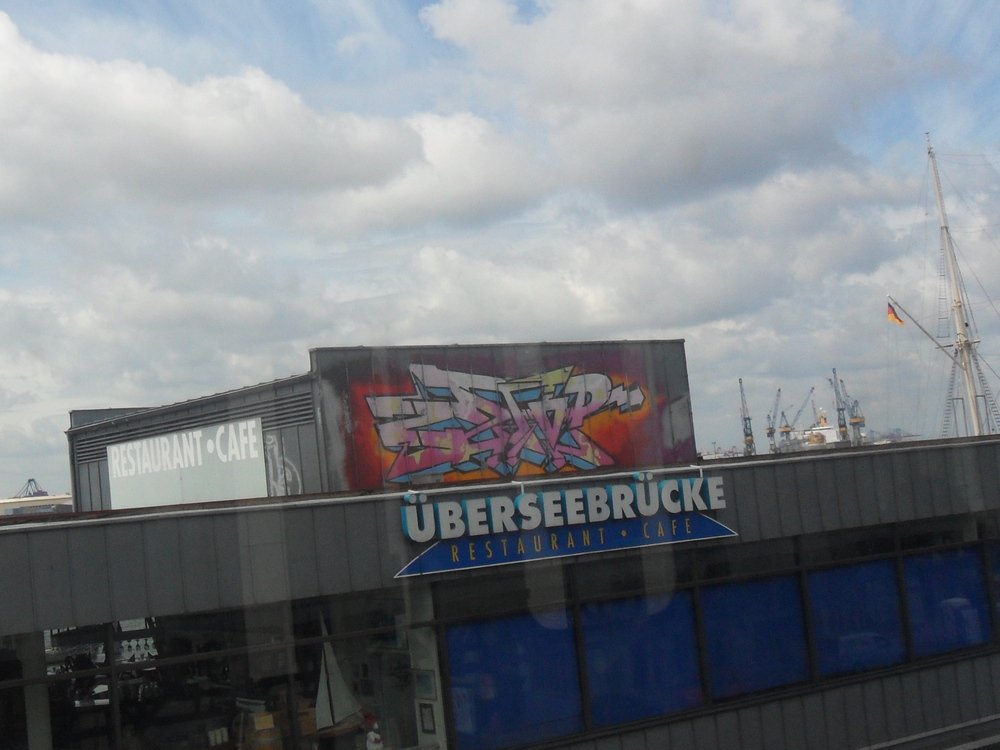 Graffiti Bombing - Photo by Marieundjana - zztop