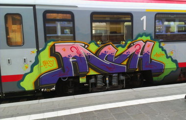 Graffiti Train - Photo by Marieundjana - ash