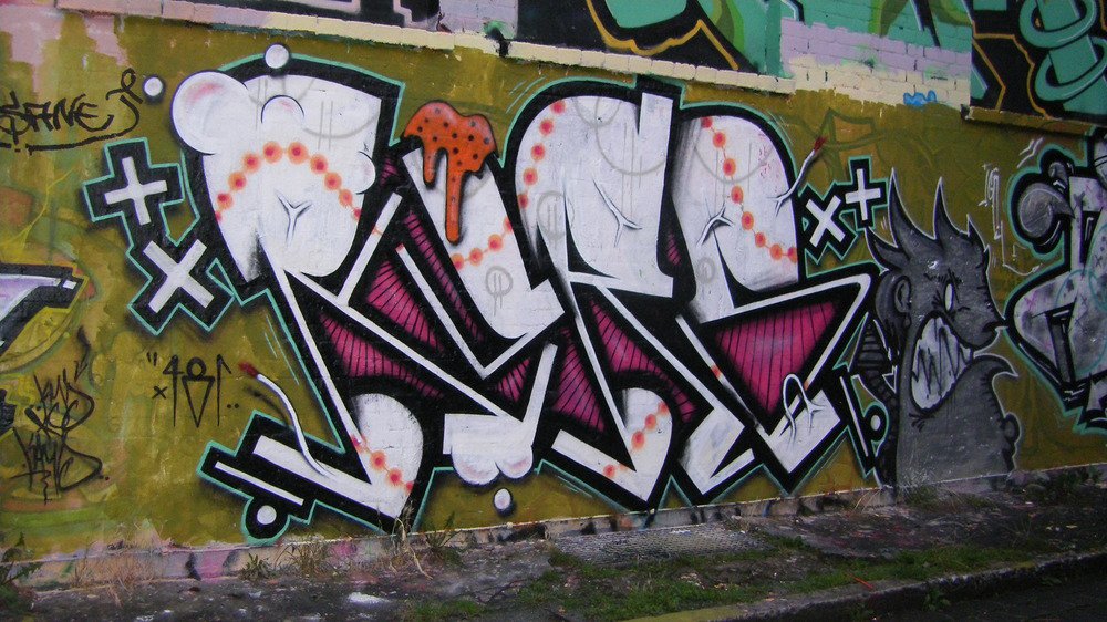 Graffiti Wall - Photo by Marieundjana - kurs