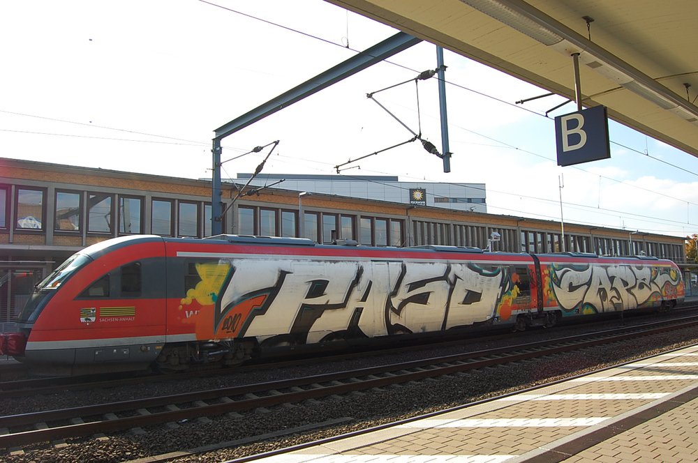 Graffiti Train - Photo by Marieundjana - pasd, capz