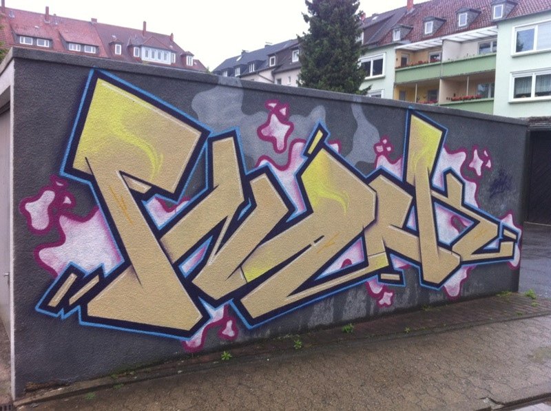 Graffiti Wall - Photo by Marieundjana - fnack