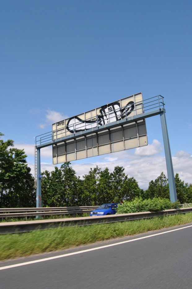 Graffiti Bombing - Photo by Marieundjana