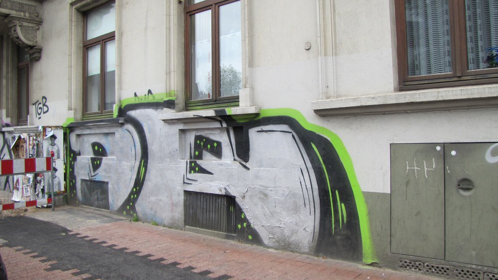 Graffiti Bombing - Photo by Marieundjana - dq