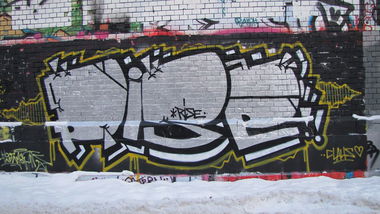 Graffiti Wall - Photo by Marieundjana - rise