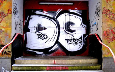 Graffiti Bombing - Photo by Marieundjana - dq