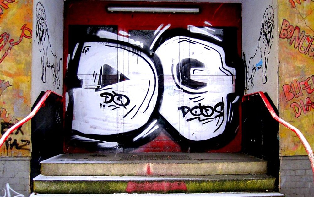 Graffiti Bombing - Photo by Marieundjana - dq