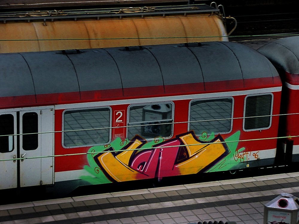 Graffiti Train - Photo by Marieundjana - sqa
