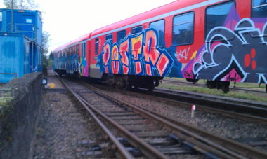Graffiti Train - Photo by Marieundjana - postr