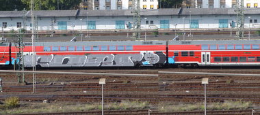 Graffiti Train - Photo by Marieundjana - cops