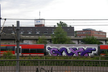 Graffiti Train - Photo by Marieundjana - oh, inf