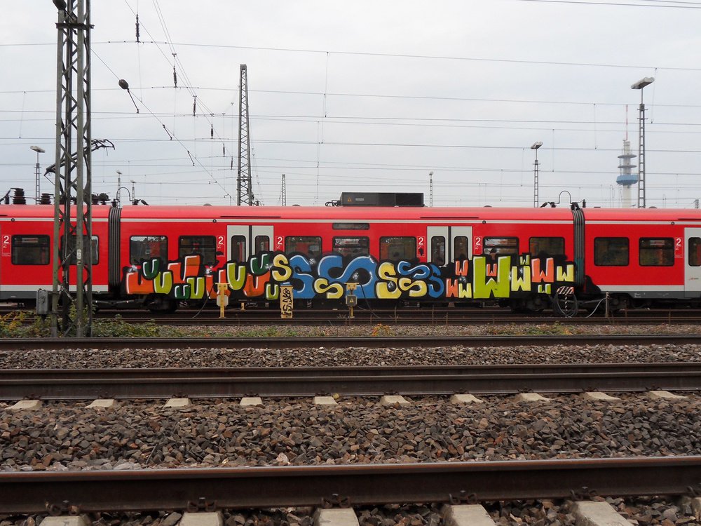 Graffiti Train - Photo by Marieundjana - usw