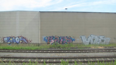 Graffiti Bombing - Photo by Marieundjana - smok, said