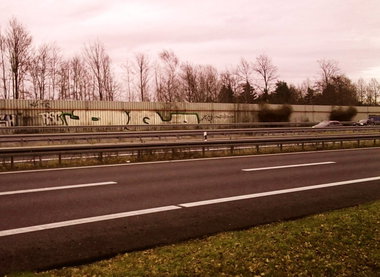 Graffiti Bombing - Photo by Marieundjana - dq